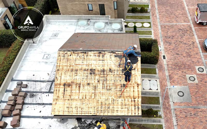 Mantenimiento y limpieza de cubierta en Bogotá